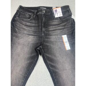 Time and Tru High Rise Curvy Skinny Jeans Womens Black NWT Faded Stretch Denim